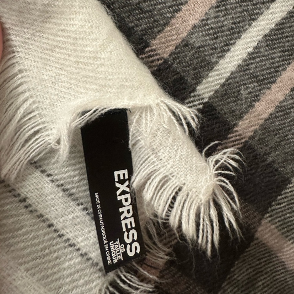 Express Winter Scarf - Picture 4 of 4